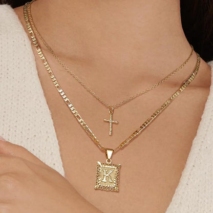 Coffret 2 Pièces — Collier Initial & Croix