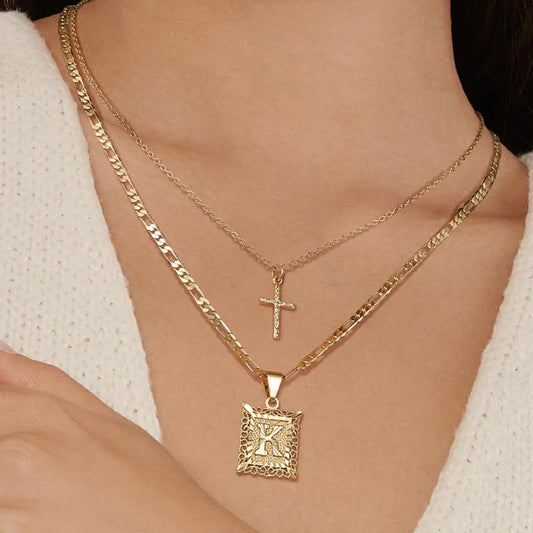 Coffret 2 Pièces — Collier Initial & Croix