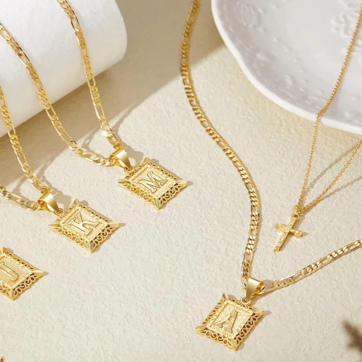 Coffret 2 Pièces — Collier Initial & Croix